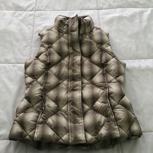 Eddie Bauer puffer 700 fill small vest plaid beiges and light browns w pockets